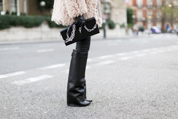 la-modella-mafia-model-off-duty-street-style-Winter-2012-2013-Givenchy-boots